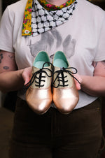 Load image into Gallery viewer, Beginner Shoemaking Workshop (4 Day Intensive) | 2026 Courses
