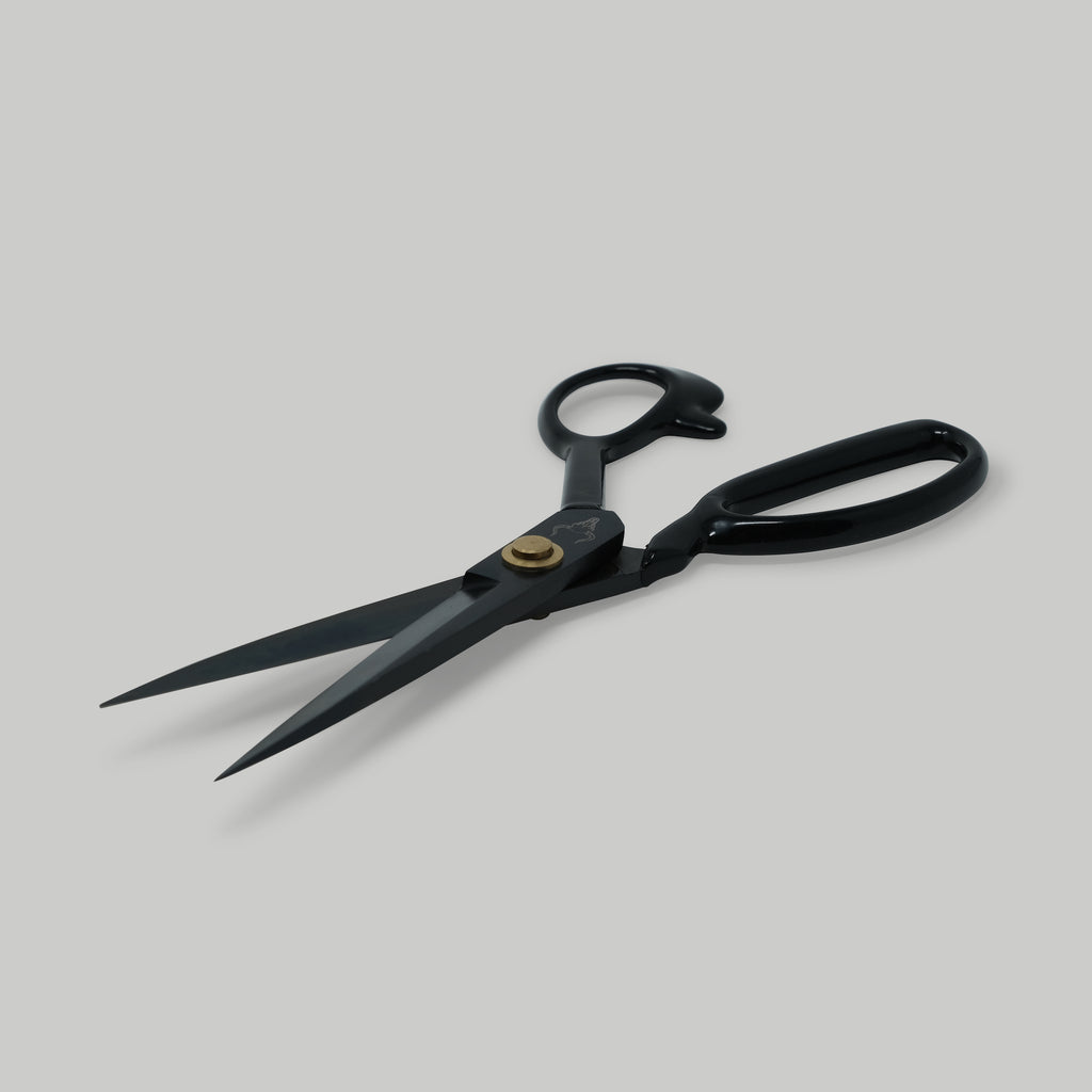 Allures & Illusions Black Giant Scissors
