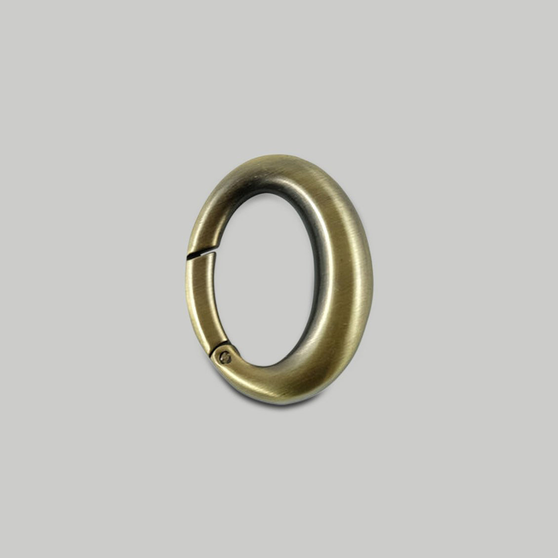 Chunky Oval Spring Gate Ring / 3 colours