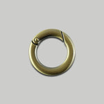 Load image into Gallery viewer, Flat Spring Gate Ring / 3 colours

